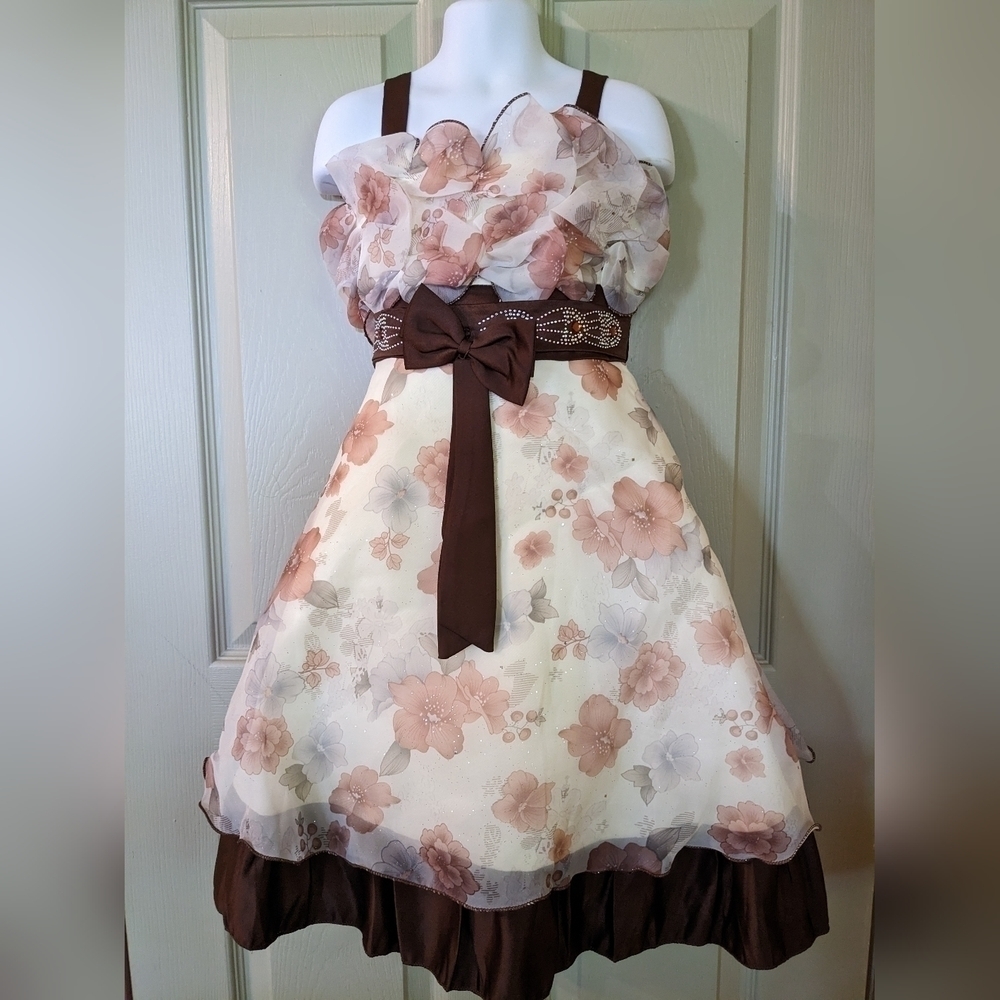 New with tags Classic Fashion Party Dress, T9